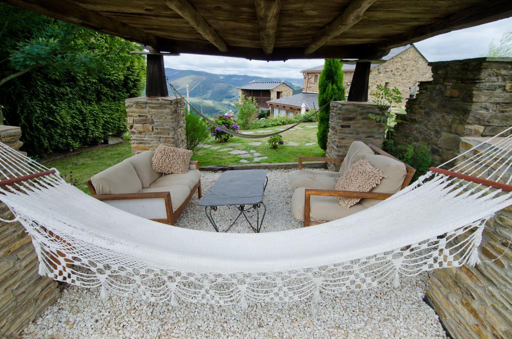 Complejo Rural Lar De Vies Guest House A Pontenova Luaran gambar